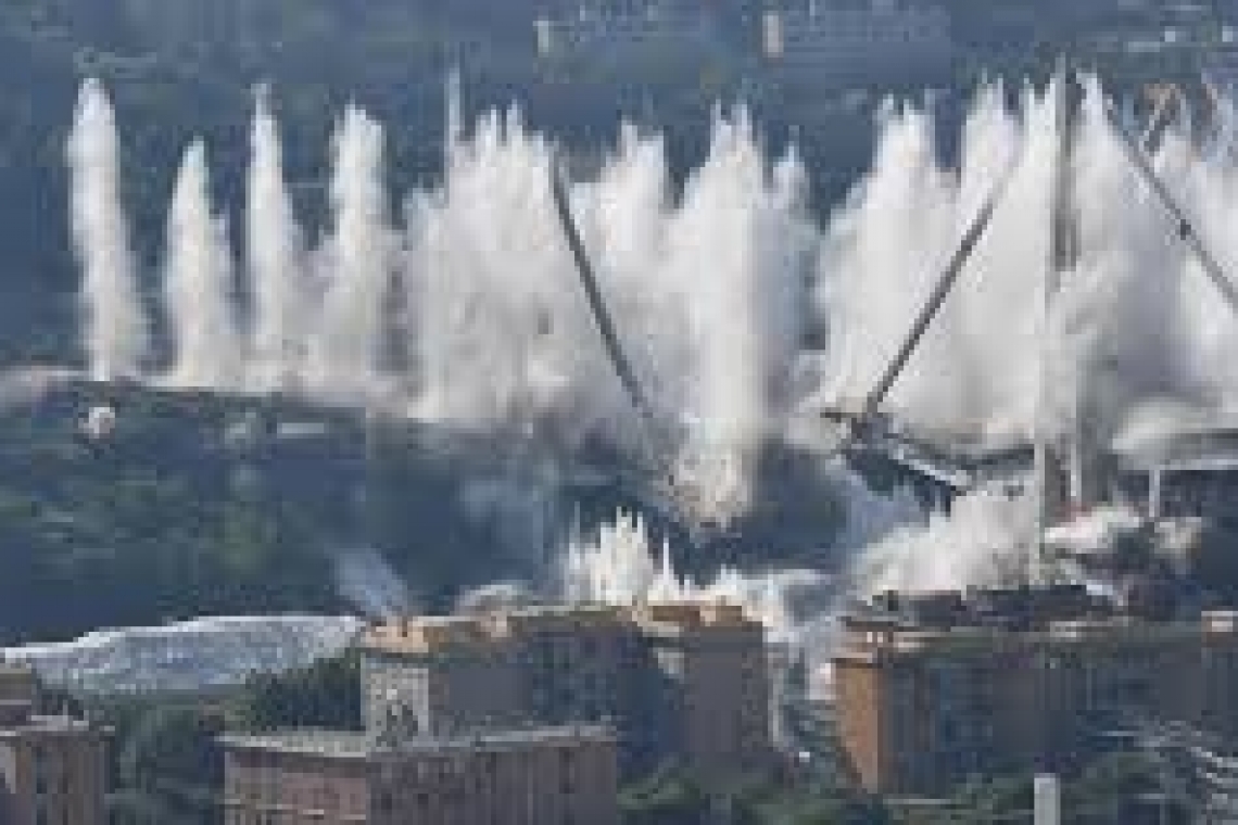 Génova: explosiones demolerán el túnel que causó el derrumbe