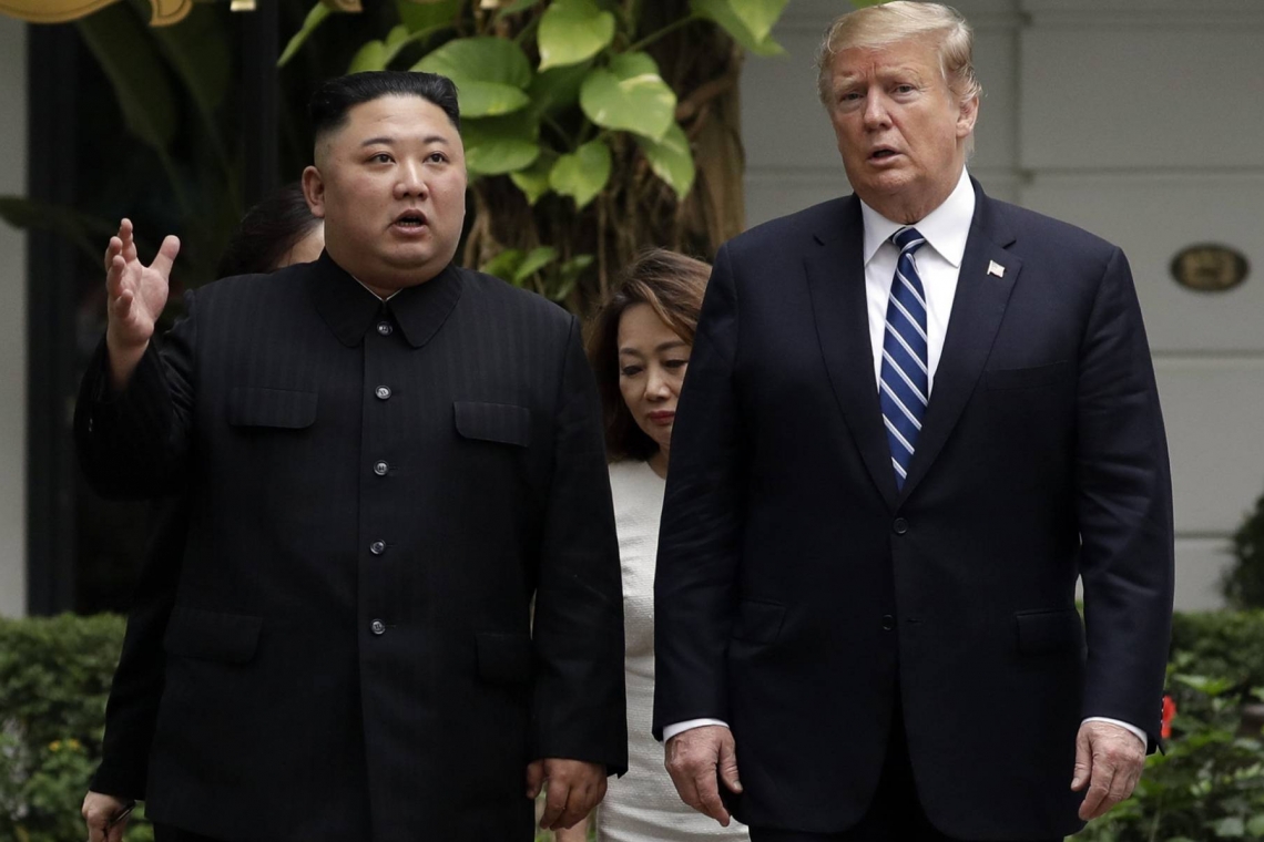 Triump se acerca al lider norcoreano Kim Jong