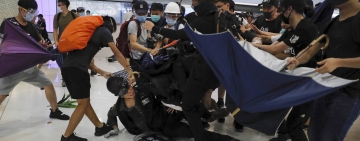 Cada vez más violencia en Hong Kong